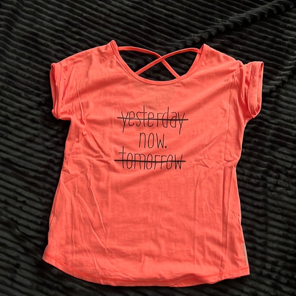 Reebok Peach Short Sleeve Workout Top - Picture 1 of 3